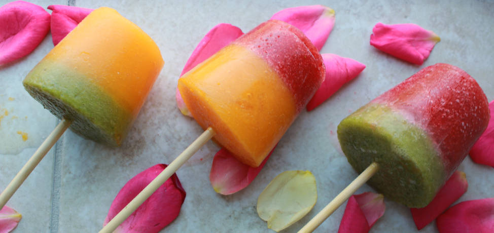 How to make delicious fruit popsicles for your family